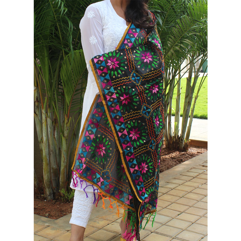 BlackChanderiPhulkari1